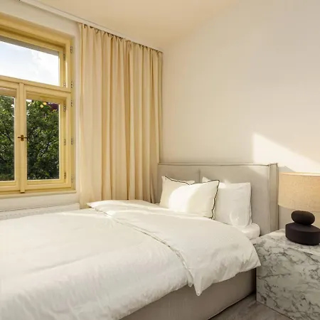 Spacious Artistic - 15 Min To Center Apartamento Praga