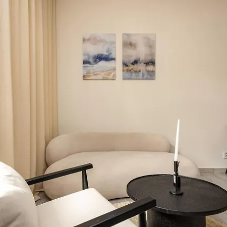 Spacious Artistic - 15 Min To Center Praga