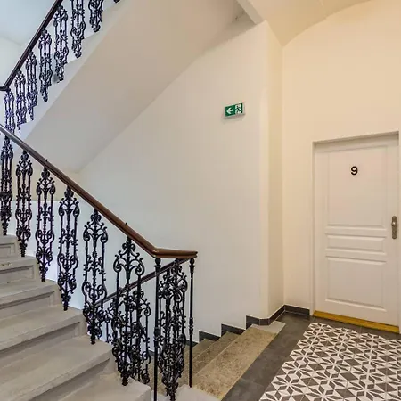 Spacious Artistic - 15 Min To Center Apartamento Praga
